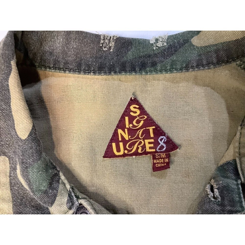 Signature Eight Shacket Shirt Jacket Camo Embroidered Floral Distressed Size S/M - Picture 5 of 10